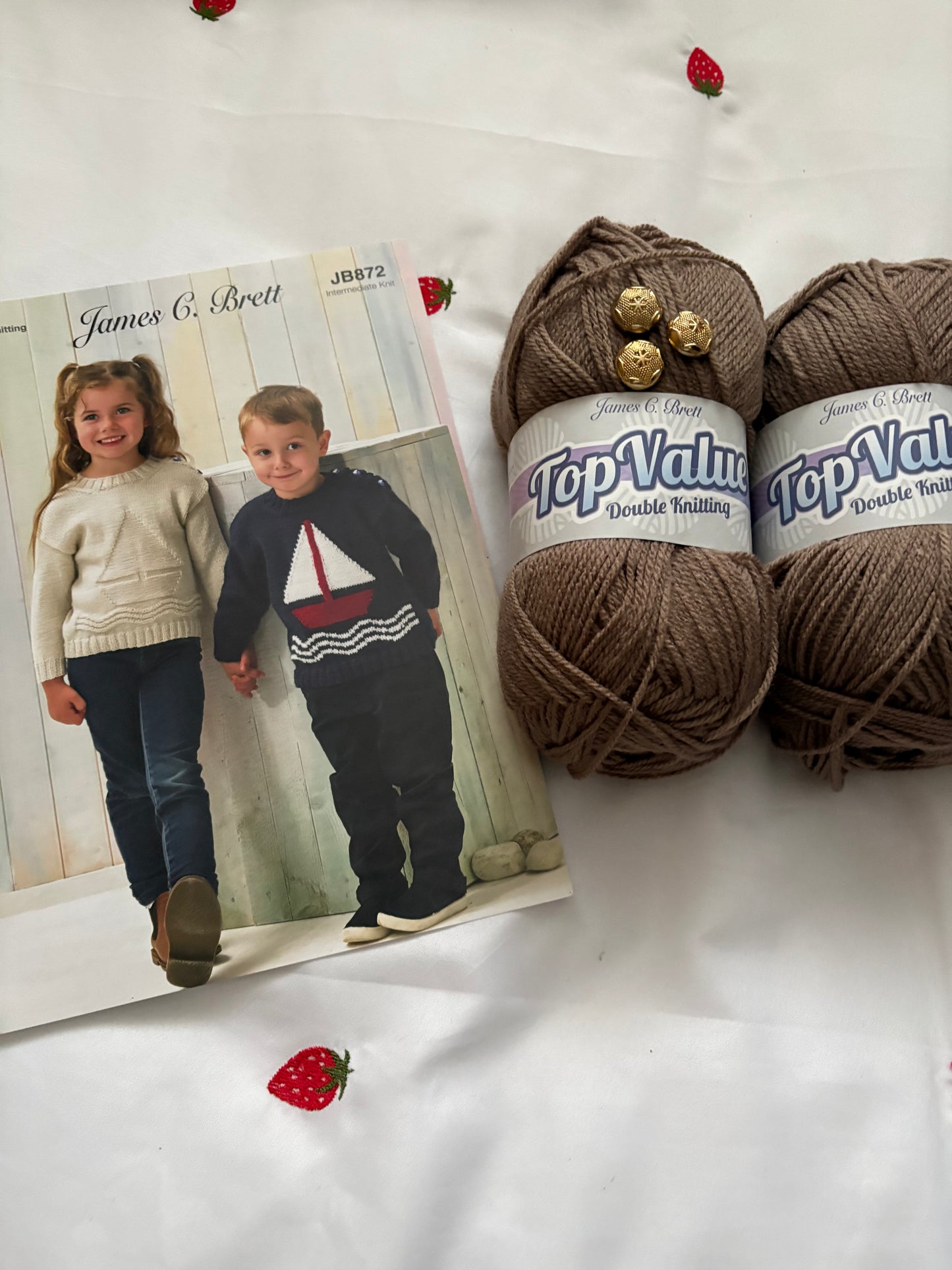 JB872 Knitting Kit