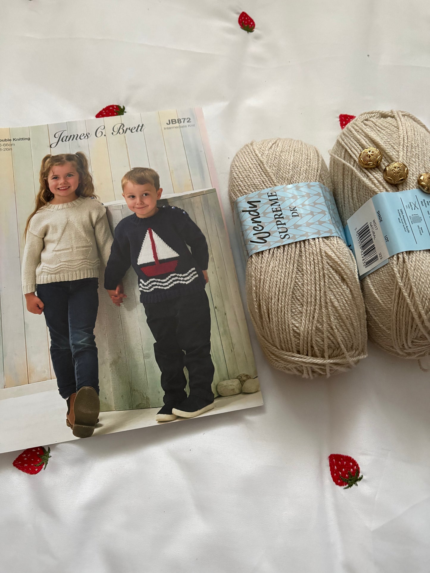JB872 Knitting Kit